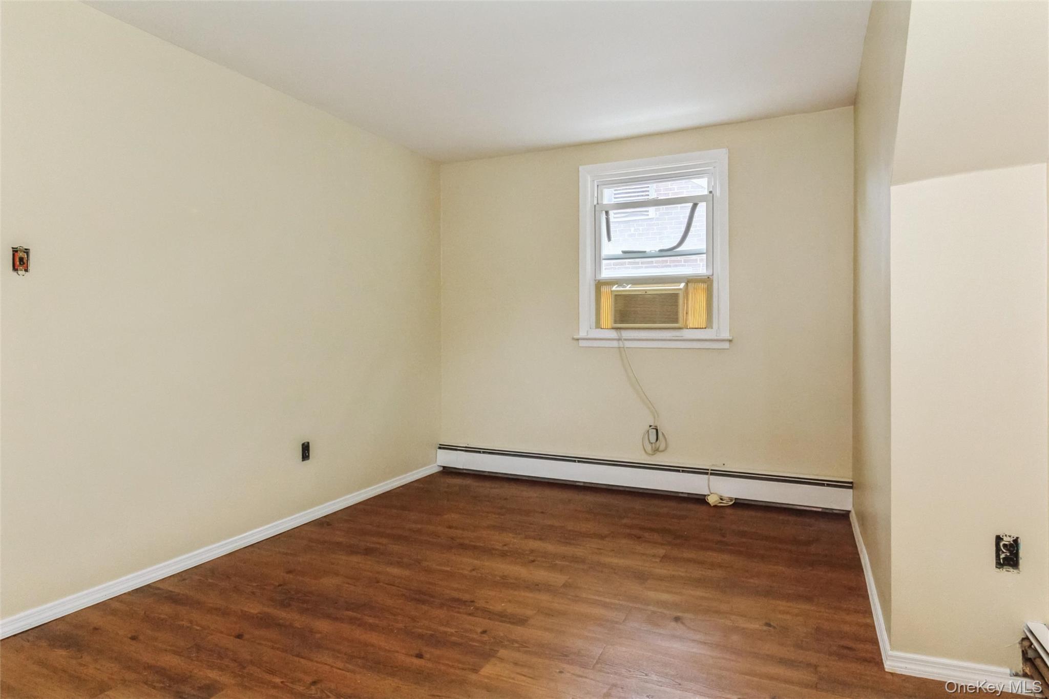 Single Family Cambridge Street  Nassau County, NY 11565, MLS-1019634-15