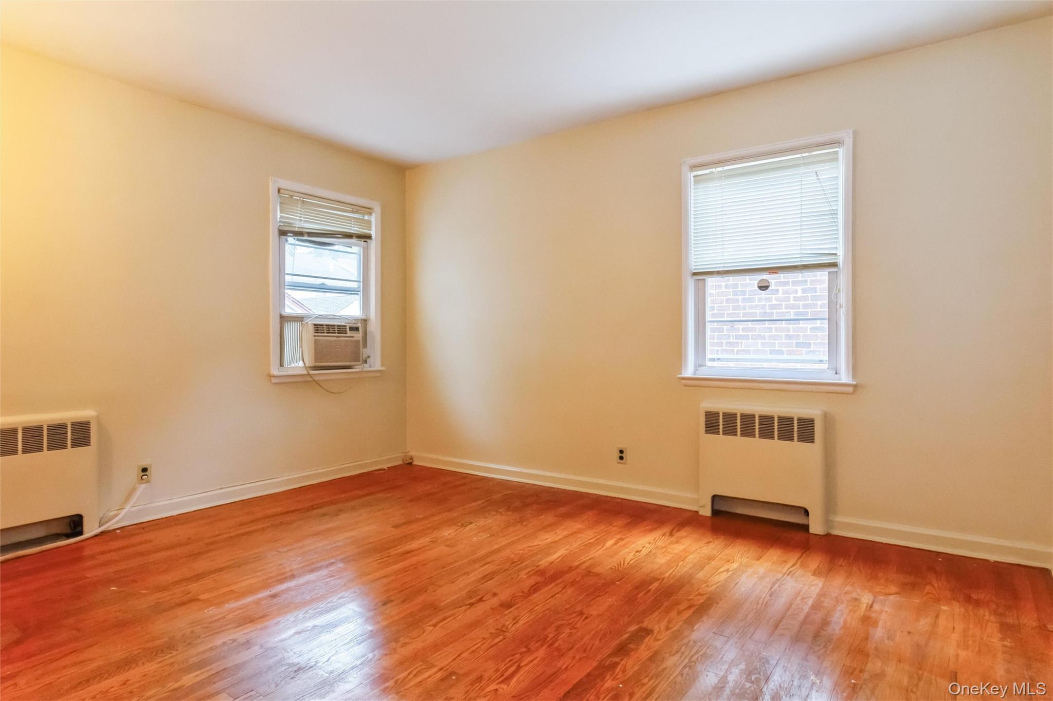 Single Family Cambridge Street  Nassau County, NY 11565, MLS-1019634-24