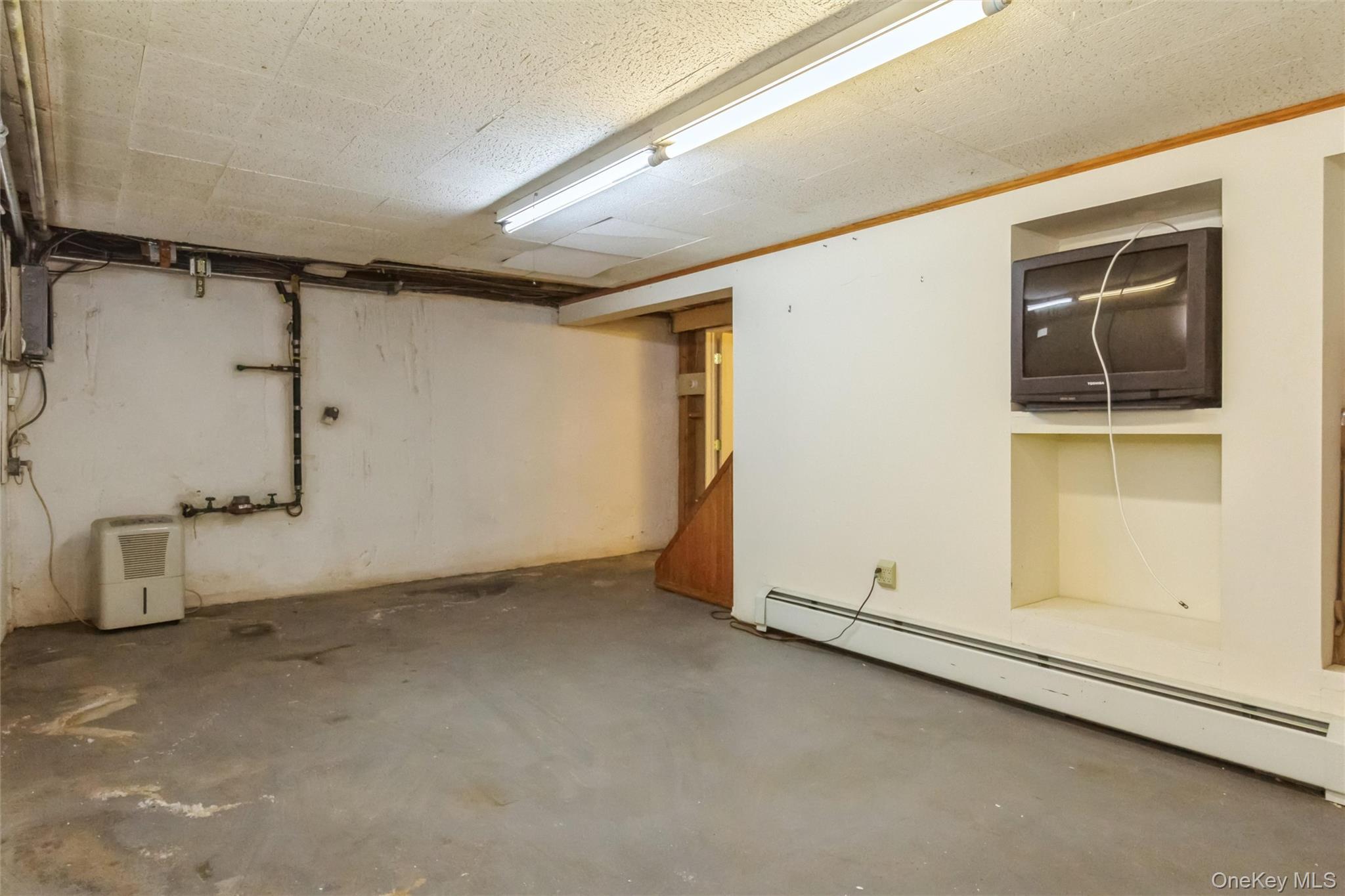 Single Family Cambridge Street  Nassau County, NY 11565, MLS-1019634-33
