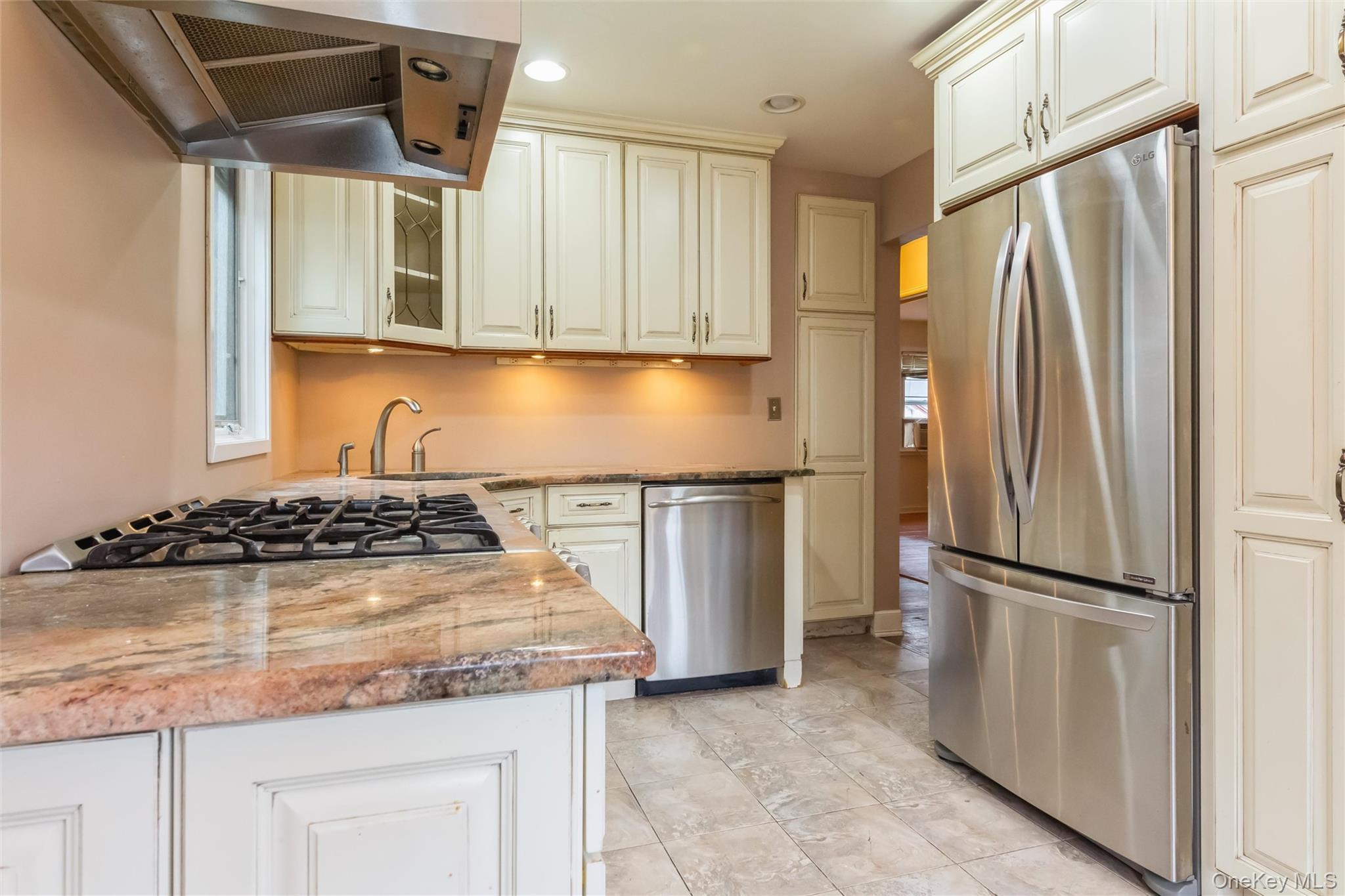 Single Family Cambridge Street  Nassau County, NY 11565, MLS-1019634-9