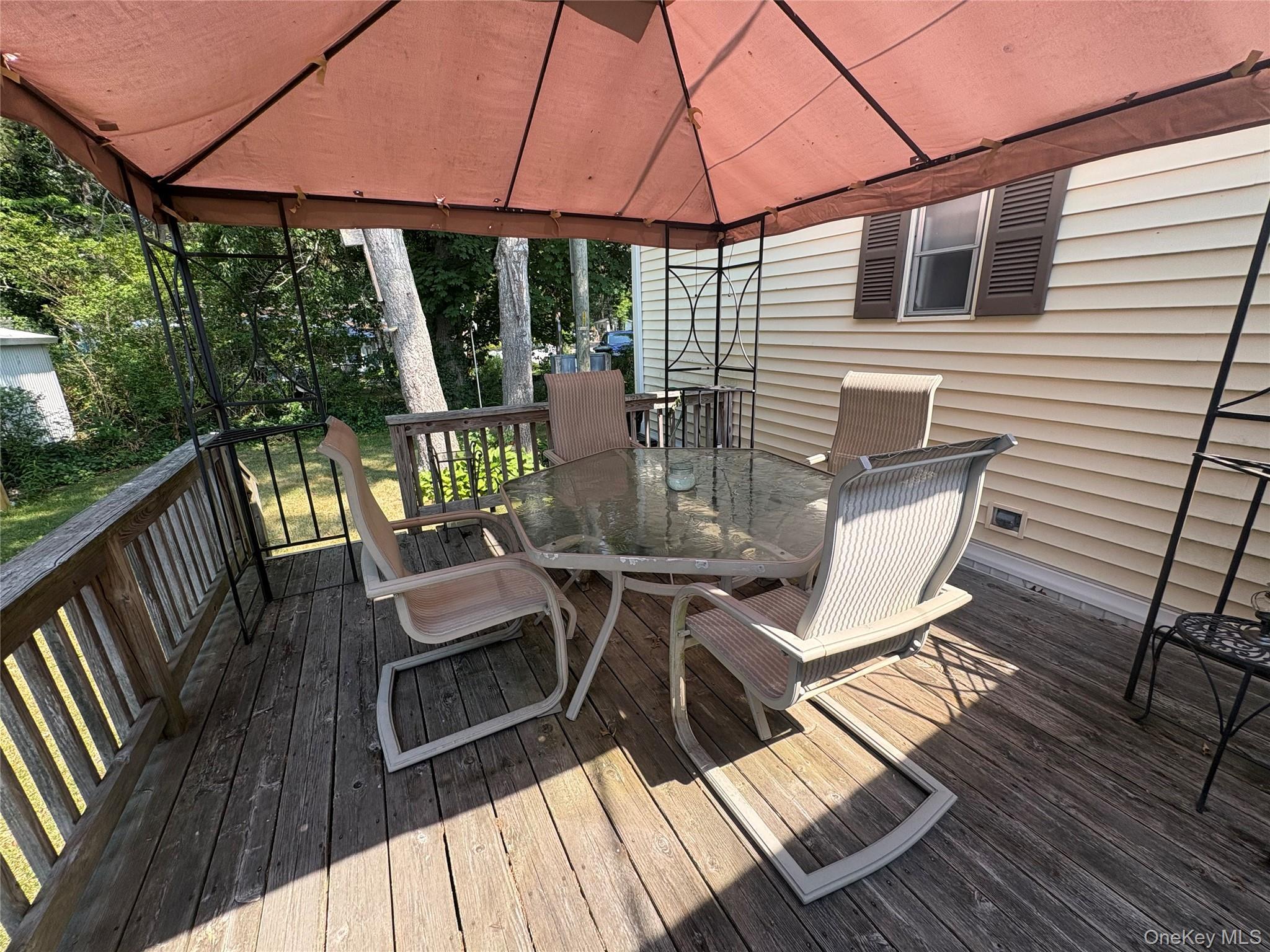Single Family Riverleigh Avenue  Suffolk County, NY 11901, MLS-1019636-10