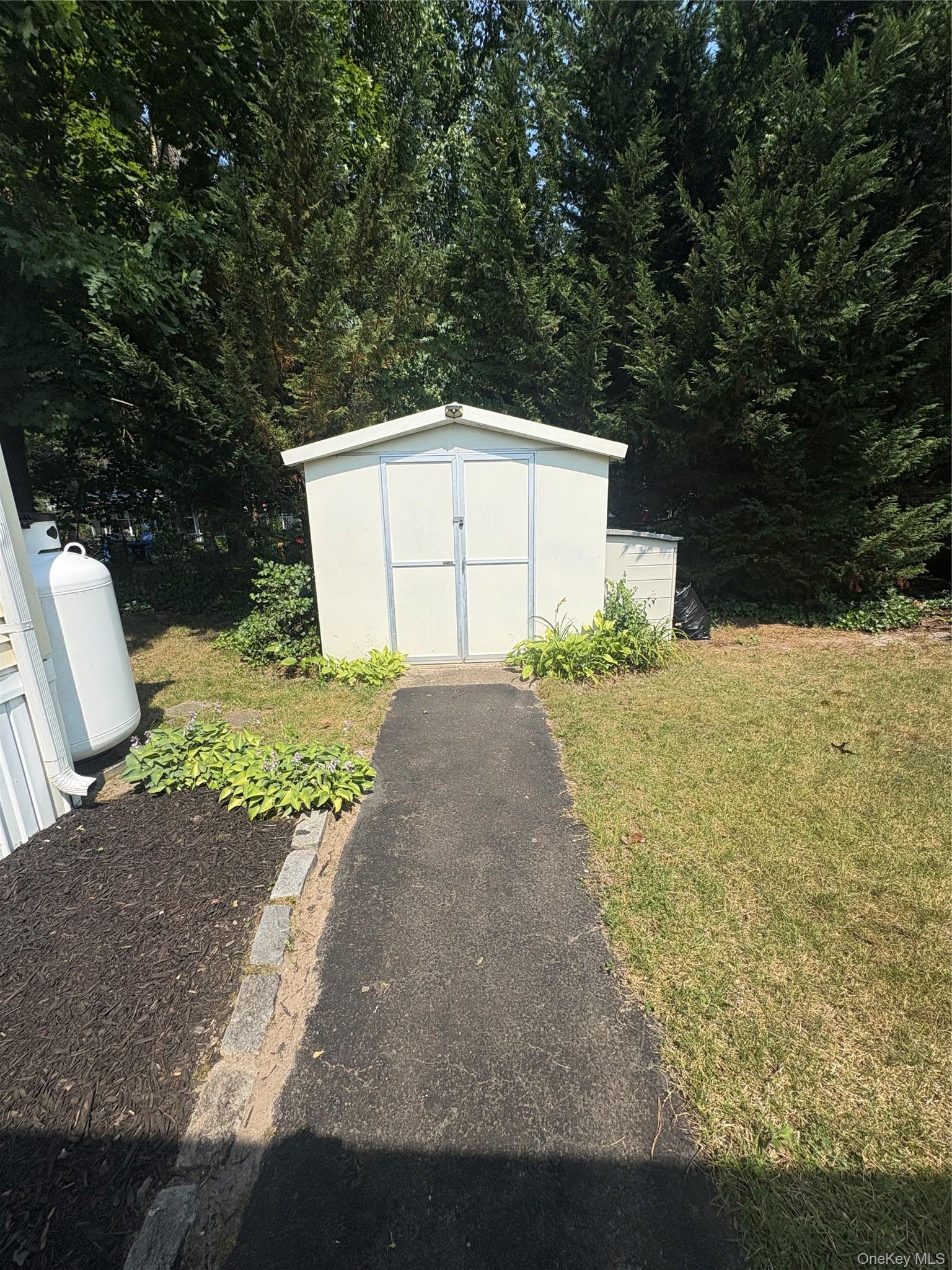 Single Family Riverleigh Avenue  Suffolk County, NY 11901, MLS-1019636-12