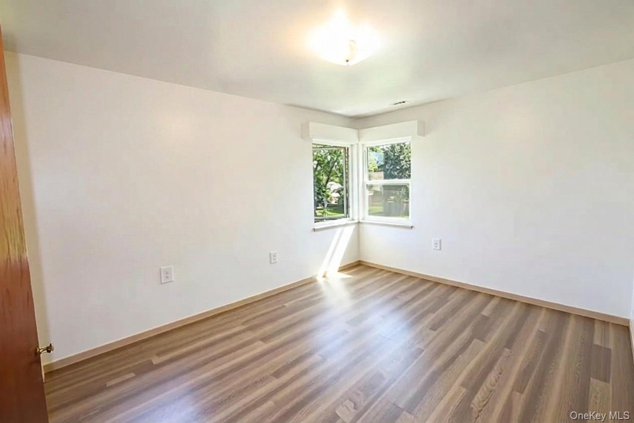 Single Family Wilder Avenue Bronx, NY 10466, MLS-1019640-11