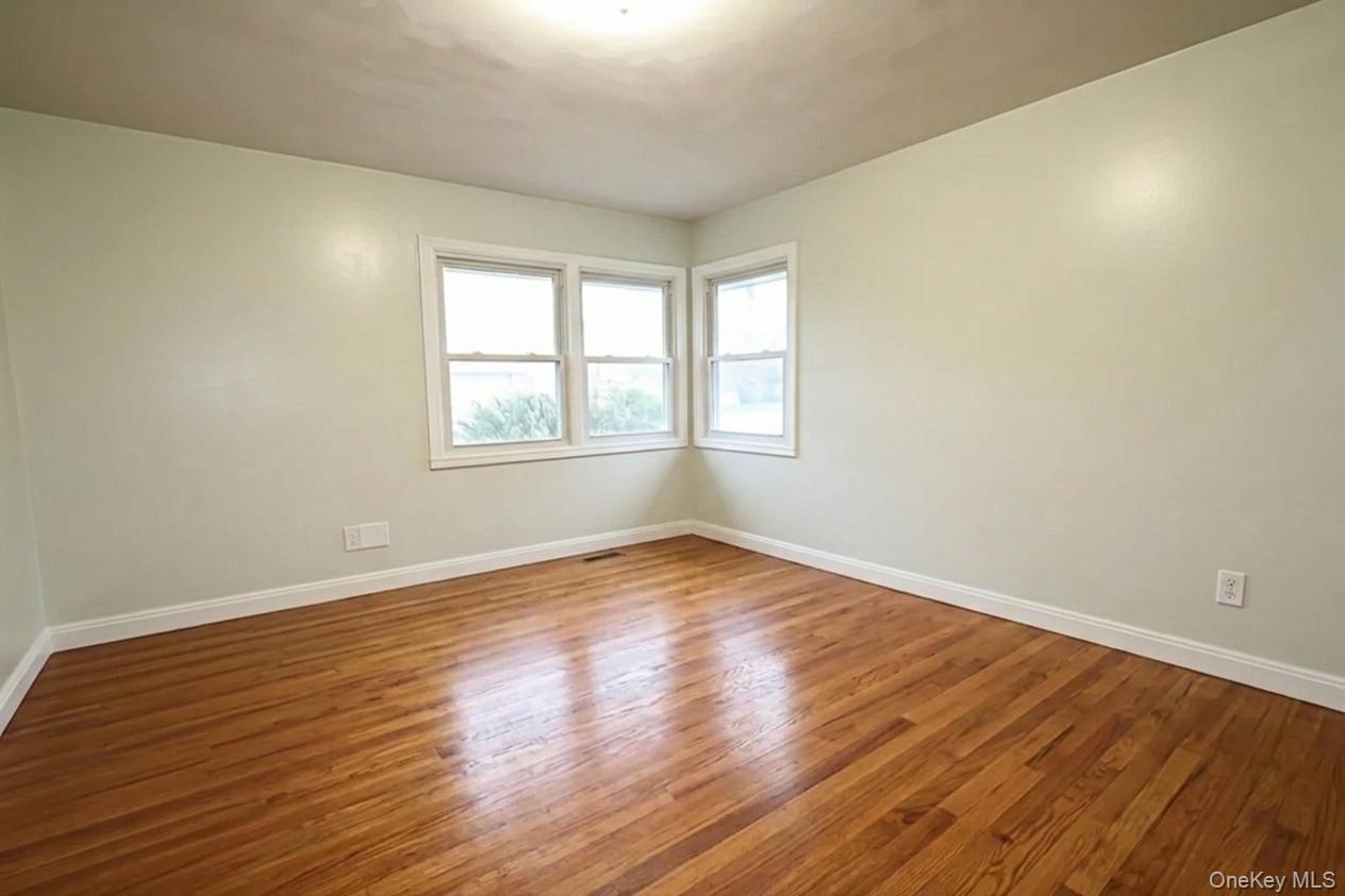 Single Family Wilder Avenue Bronx, NY 10466, MLS-1019640-12