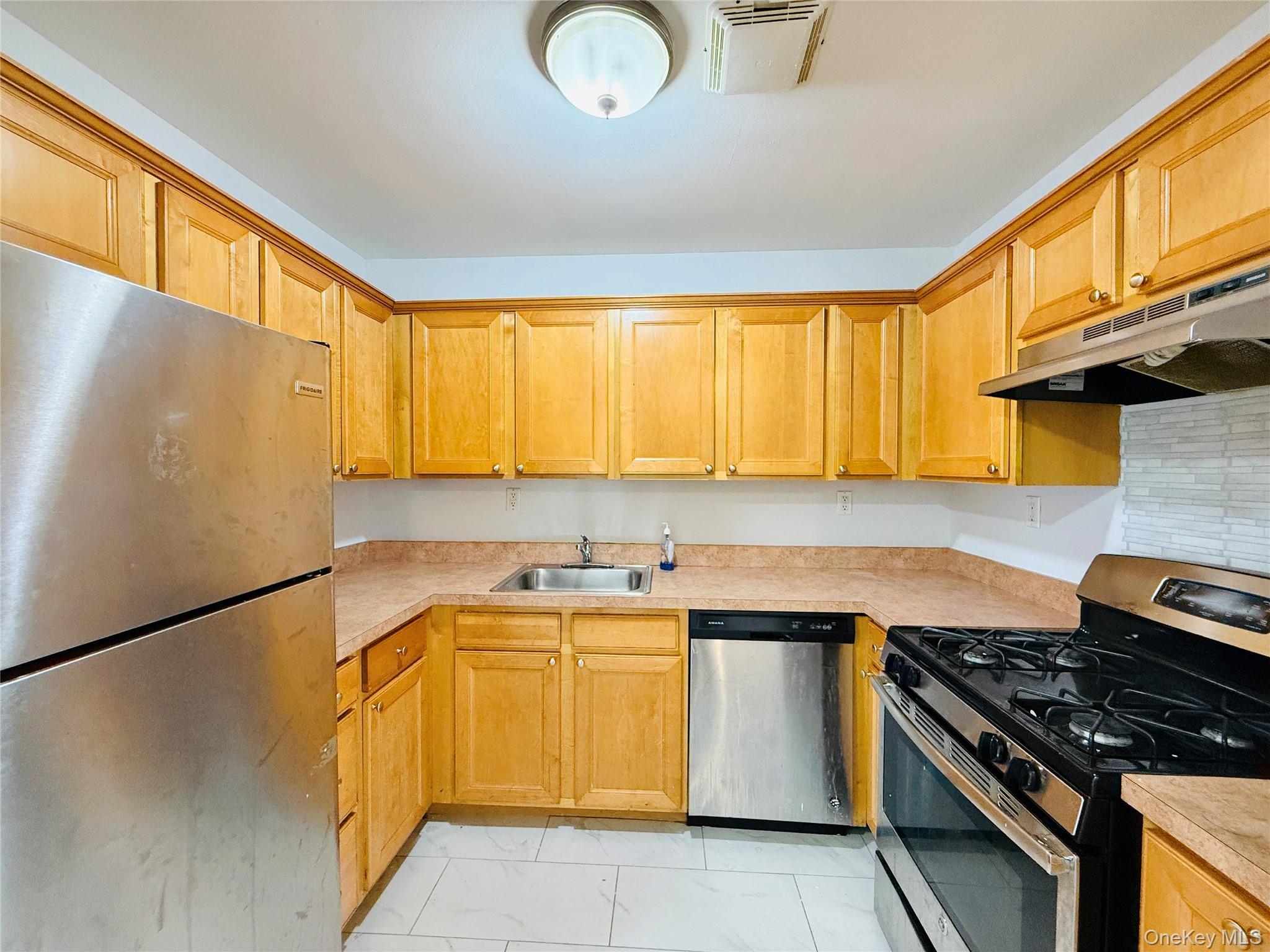 Single Family Philip Avenue Bronx, NY 10465, MLS-1019648-19