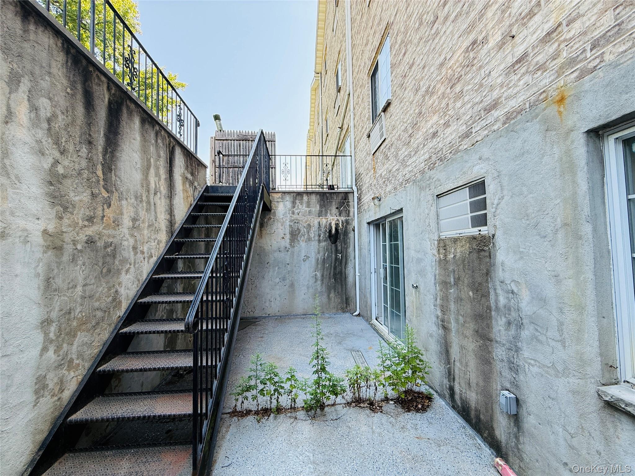 Single Family Philip Avenue Bronx, NY 10465, MLS-1019648-44