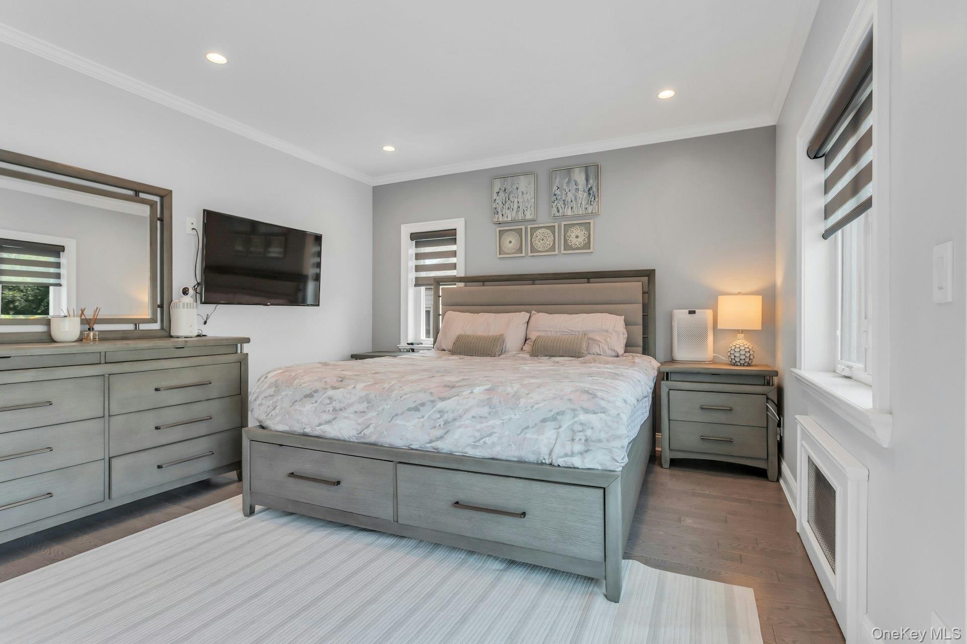 Single Family 6th Avenue Queens, NY 11357, MLS-1019649-19