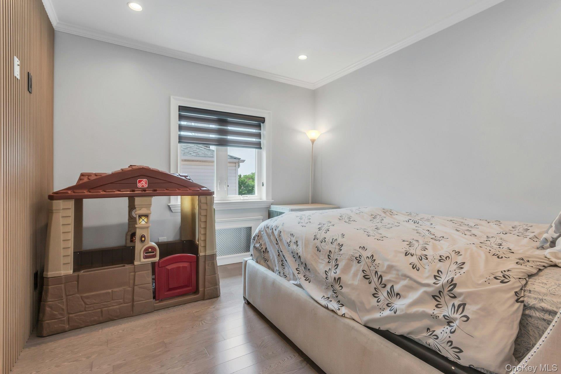 Single Family 6th Avenue Queens, NY 11357, MLS-1019649-23