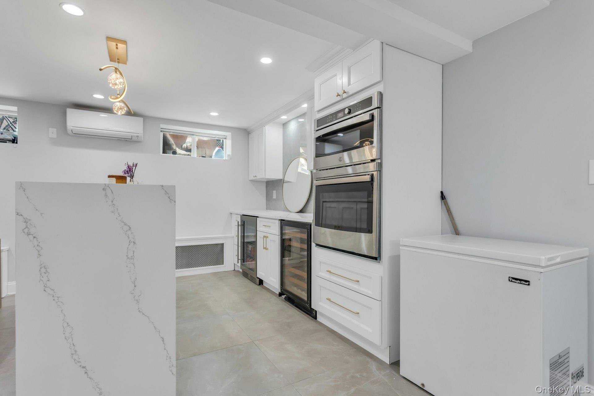 Single Family 6th Avenue Queens, NY 11357, MLS-1019649-35