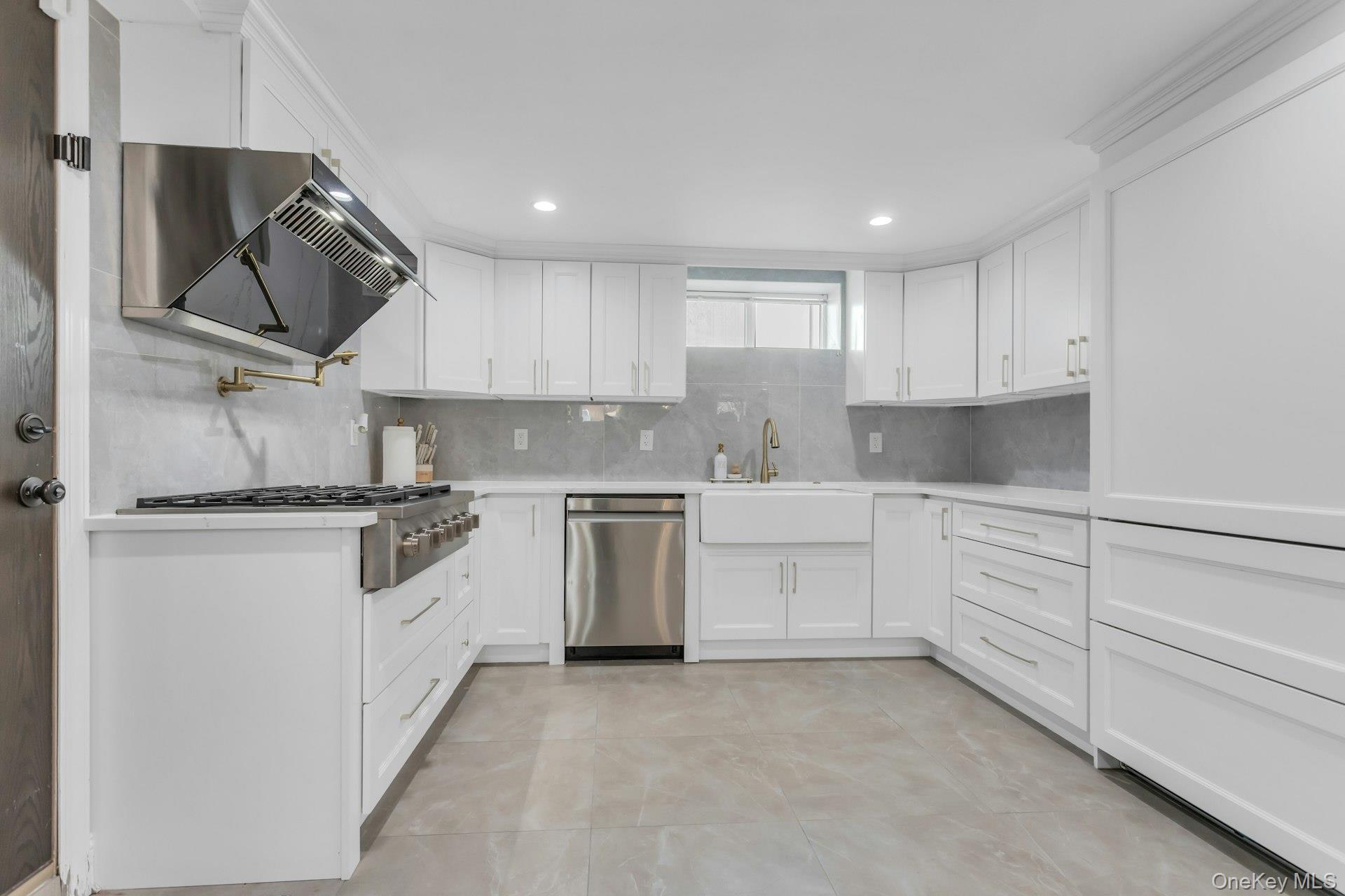 Single Family 6th Avenue Queens, NY 11357, MLS-1019649-36