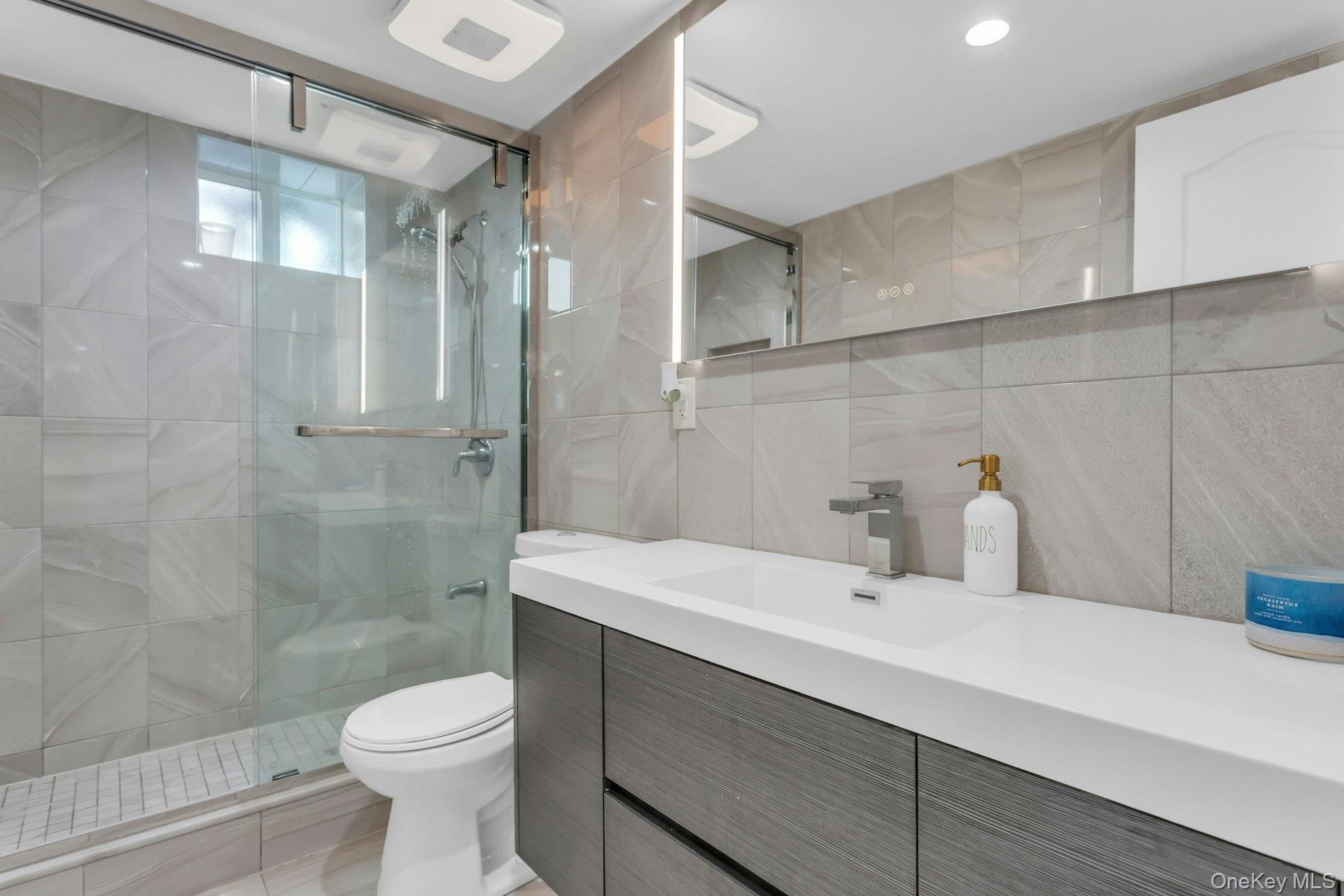 Single Family 6th Avenue Queens, NY 11357, MLS-1019649-37