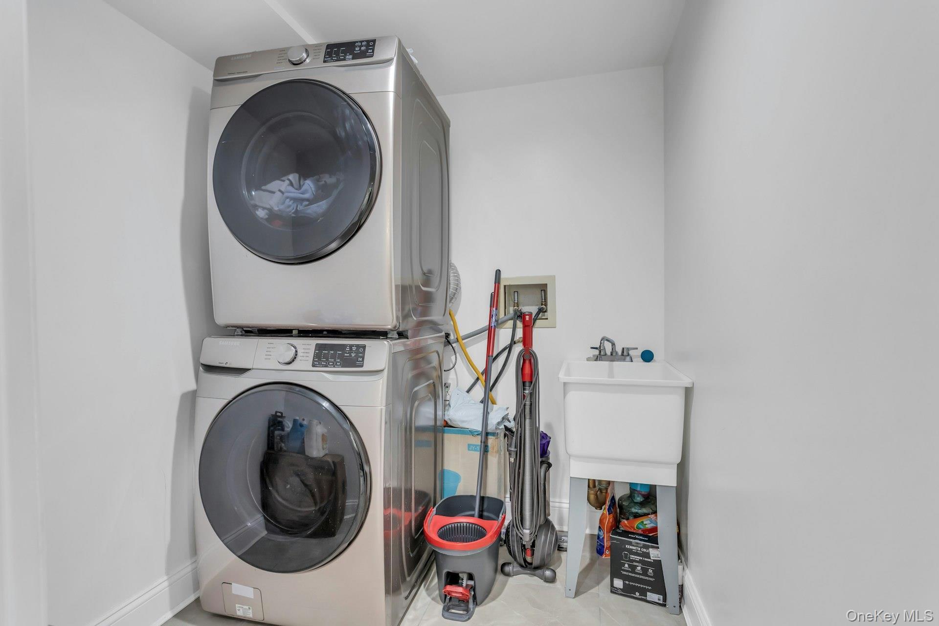 Single Family 6th Avenue Queens, NY 11357, MLS-1019649-38