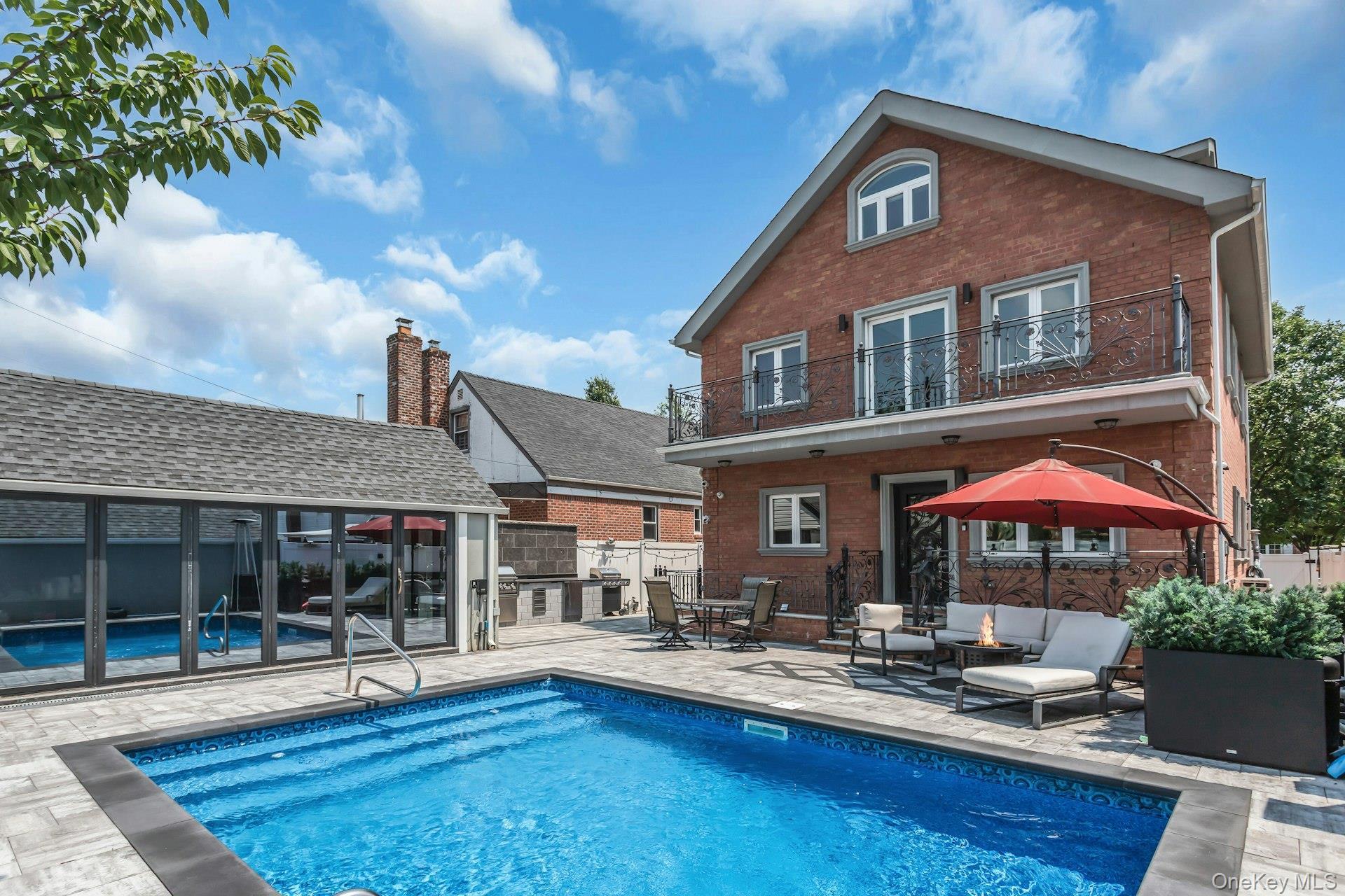 Single Family 6th Avenue Queens, NY 11357, MLS-1019649-41