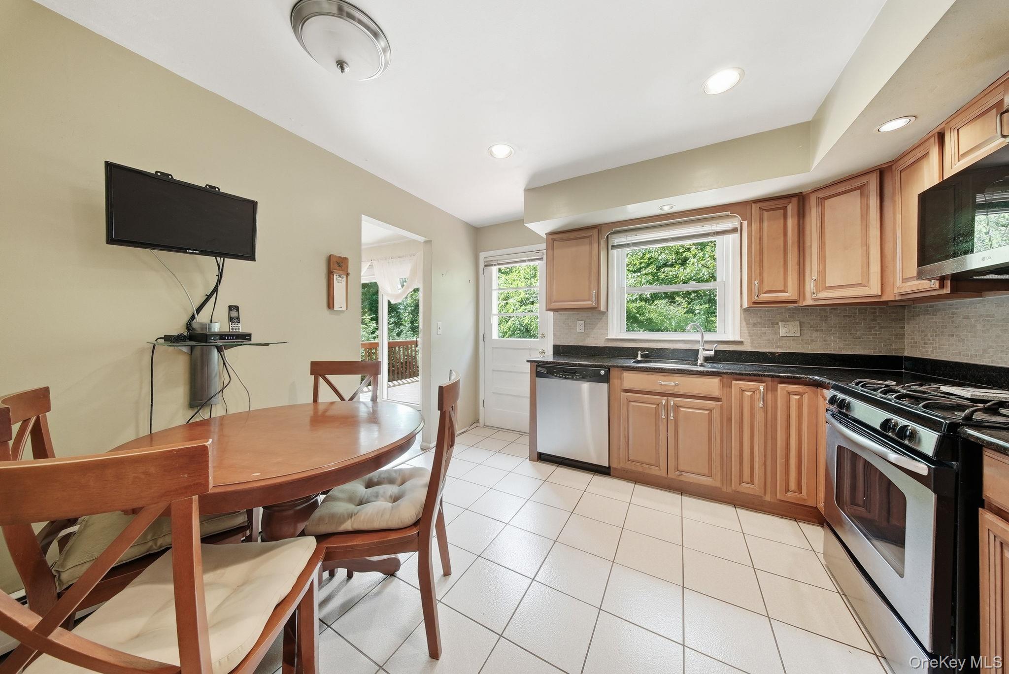 Single Family New Hempstead Road Rockland County, NY 10956, MLS-1019678-15