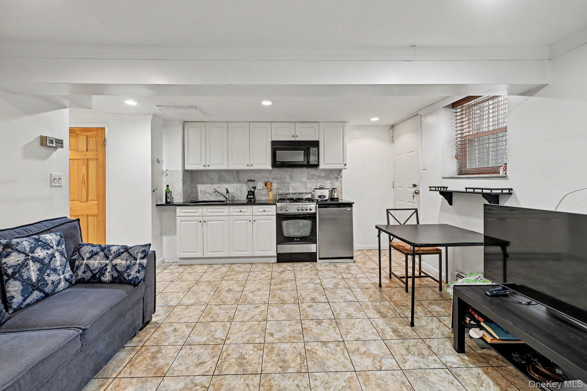 Single Family 76th Street  Queens, NY 11370, MLS-1019689-20