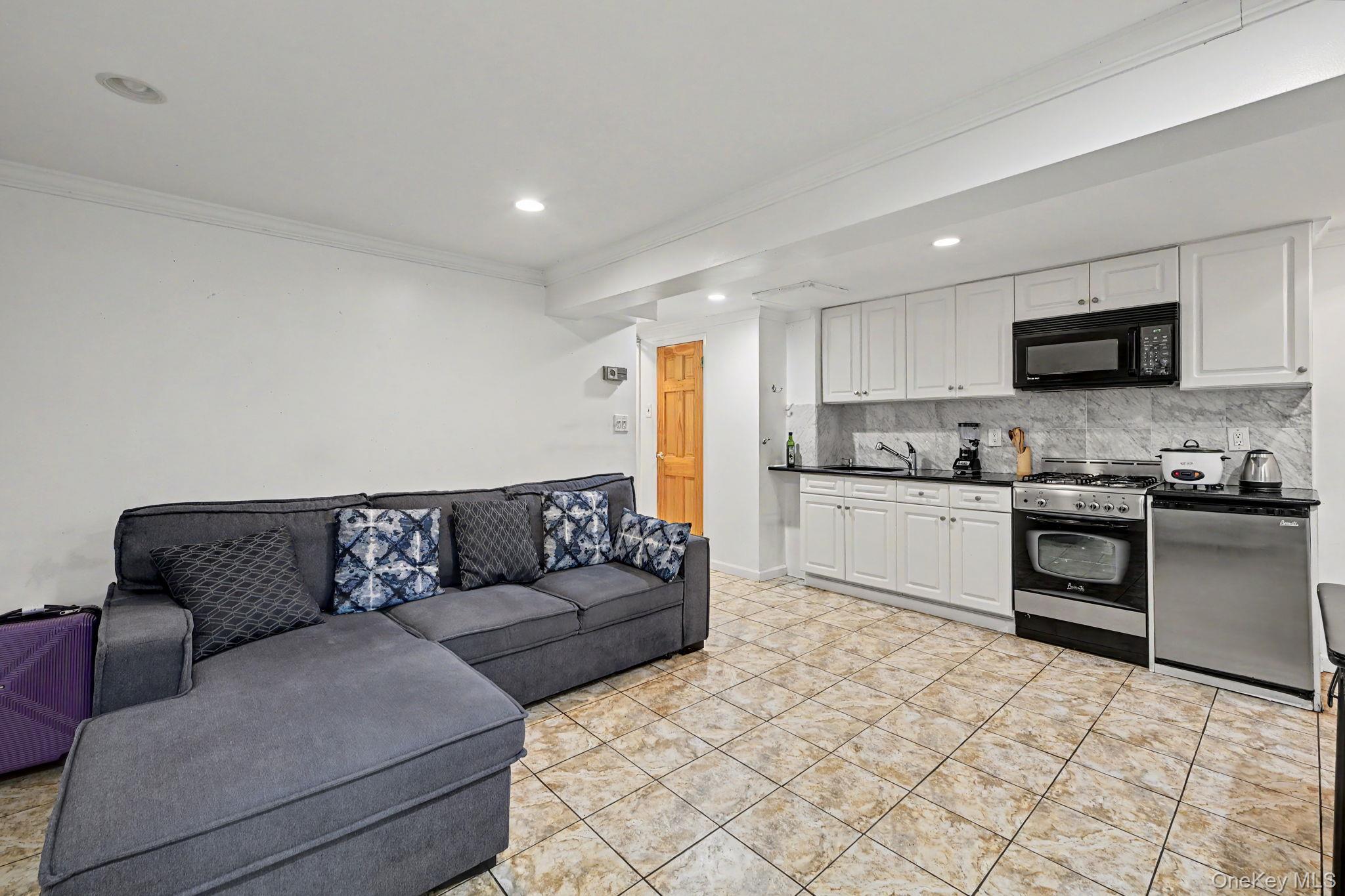 Single Family 76th Street  Queens, NY 11370, MLS-1019689-21