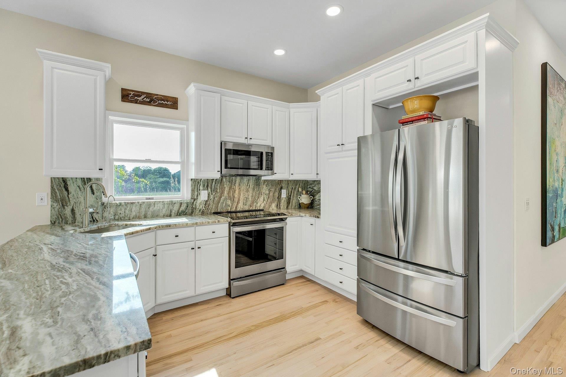 Single Family S Country Road  Suffolk County, NY 11977, MLS-1019701-12