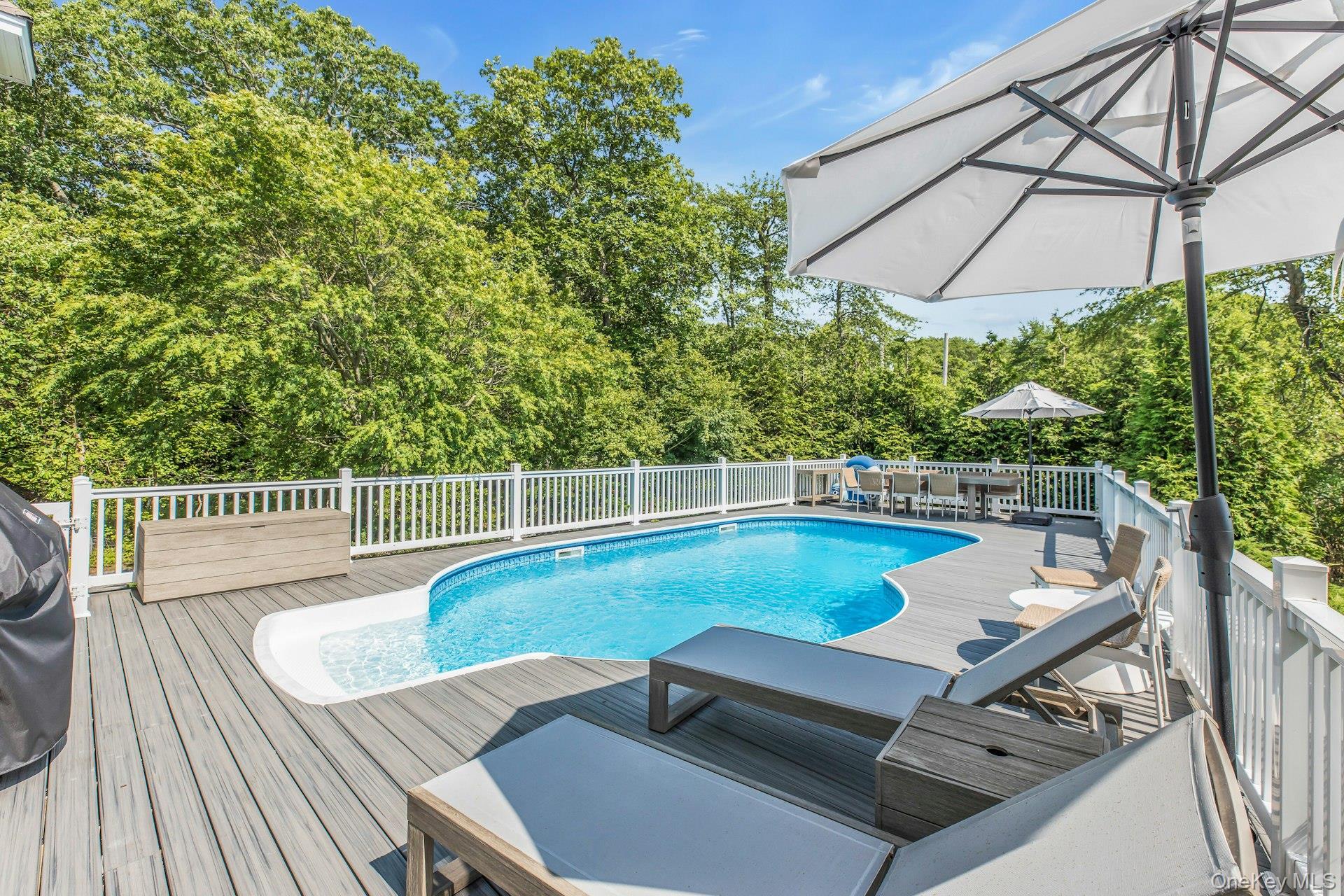 Single Family S Country Road  Suffolk County, NY 11977, MLS-1019701-34