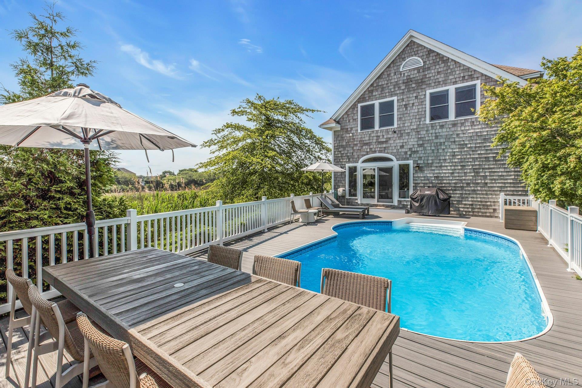 Single Family S Country Road  Suffolk County, NY 11977, MLS-1019701-35
