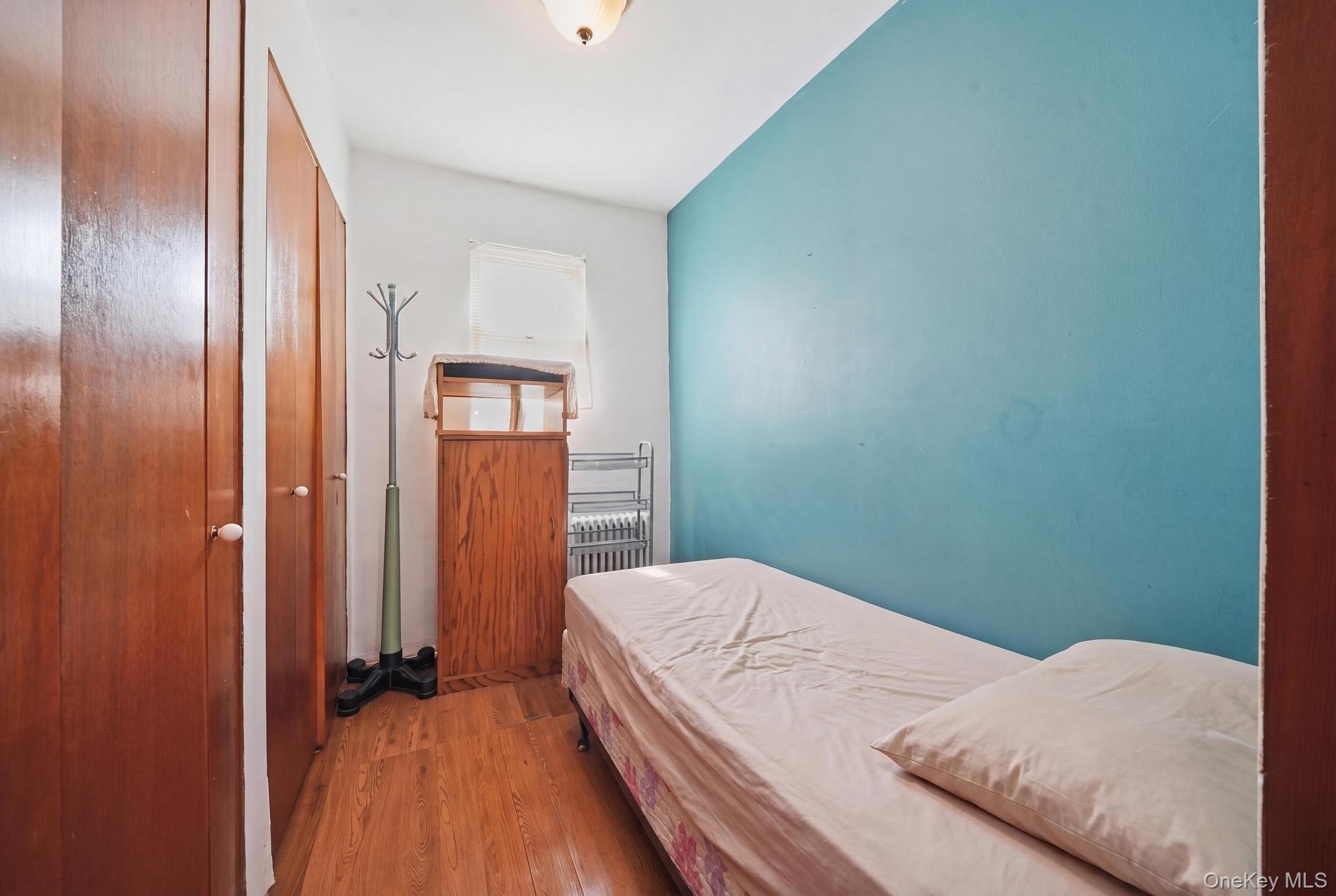Single Family W 11th Road  Queens, NY 11693, MLS-1019735-11