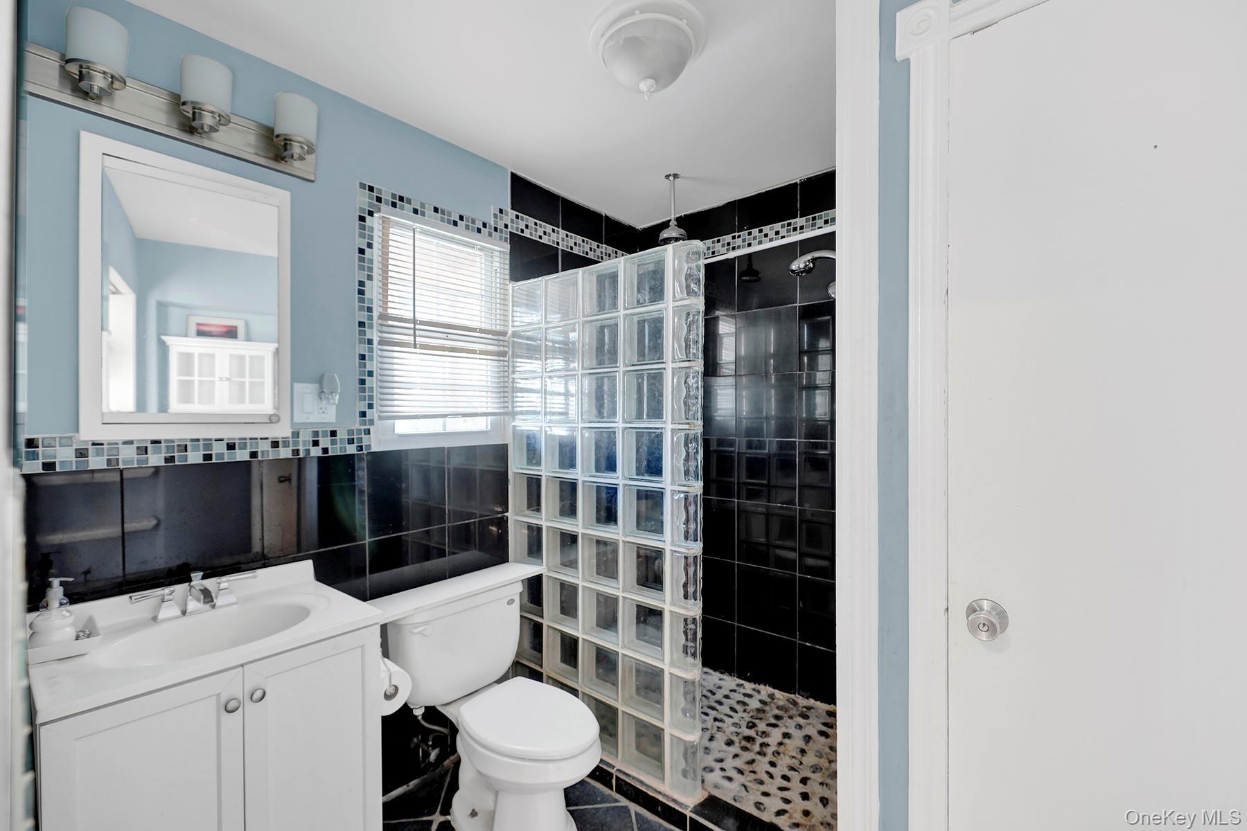 Single Family E 94th Street Brooklyn, NY 11236, MLS-1019771-17
