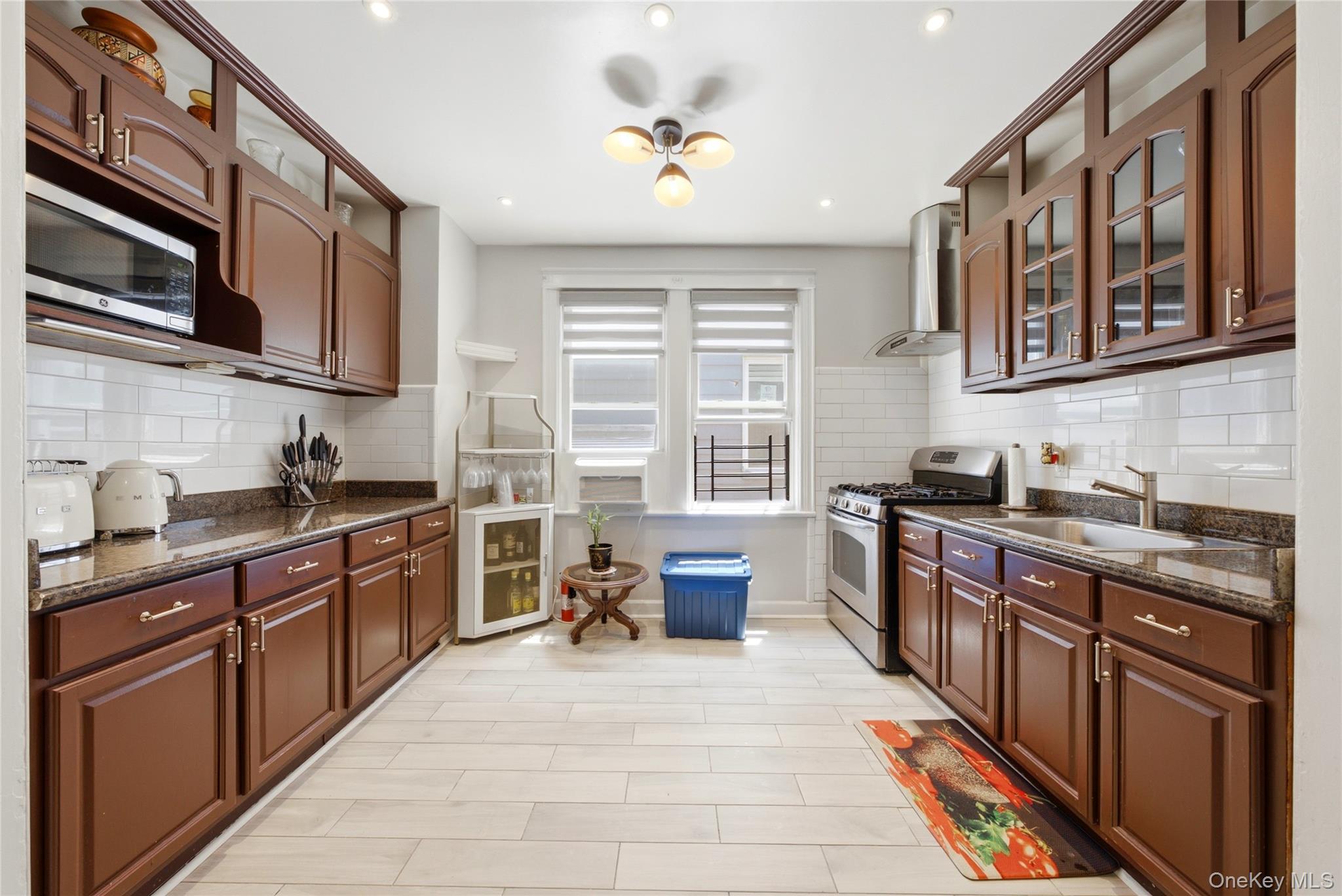 Single Family Monticello Avenue Bronx, NY 10466, MLS-1019789-13