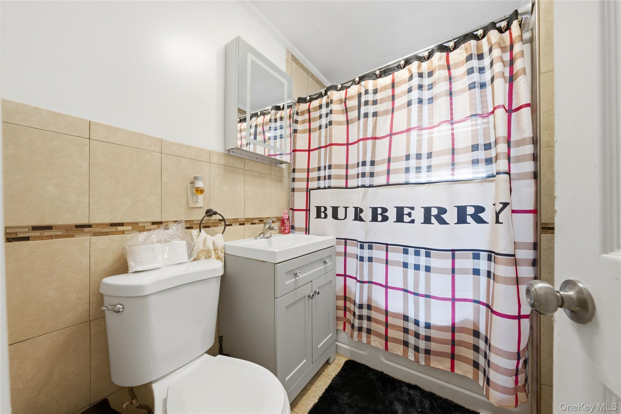 Single Family Monticello Avenue Bronx, NY 10466, MLS-1019789-18