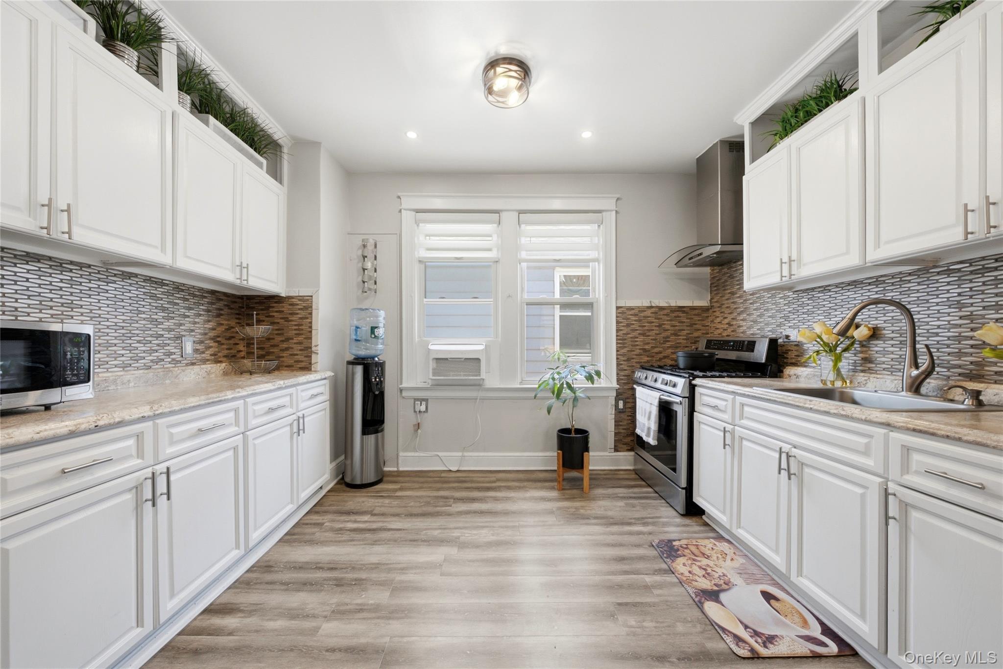 Single Family Monticello Avenue Bronx, NY 10466, MLS-1019789-25