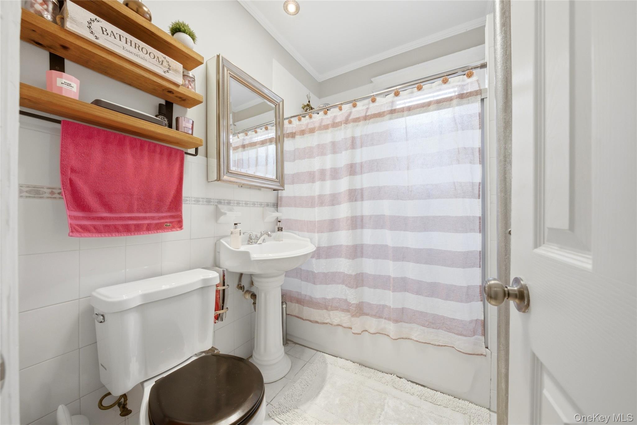 Single Family Monticello Avenue Bronx, NY 10466, MLS-1019789-26
