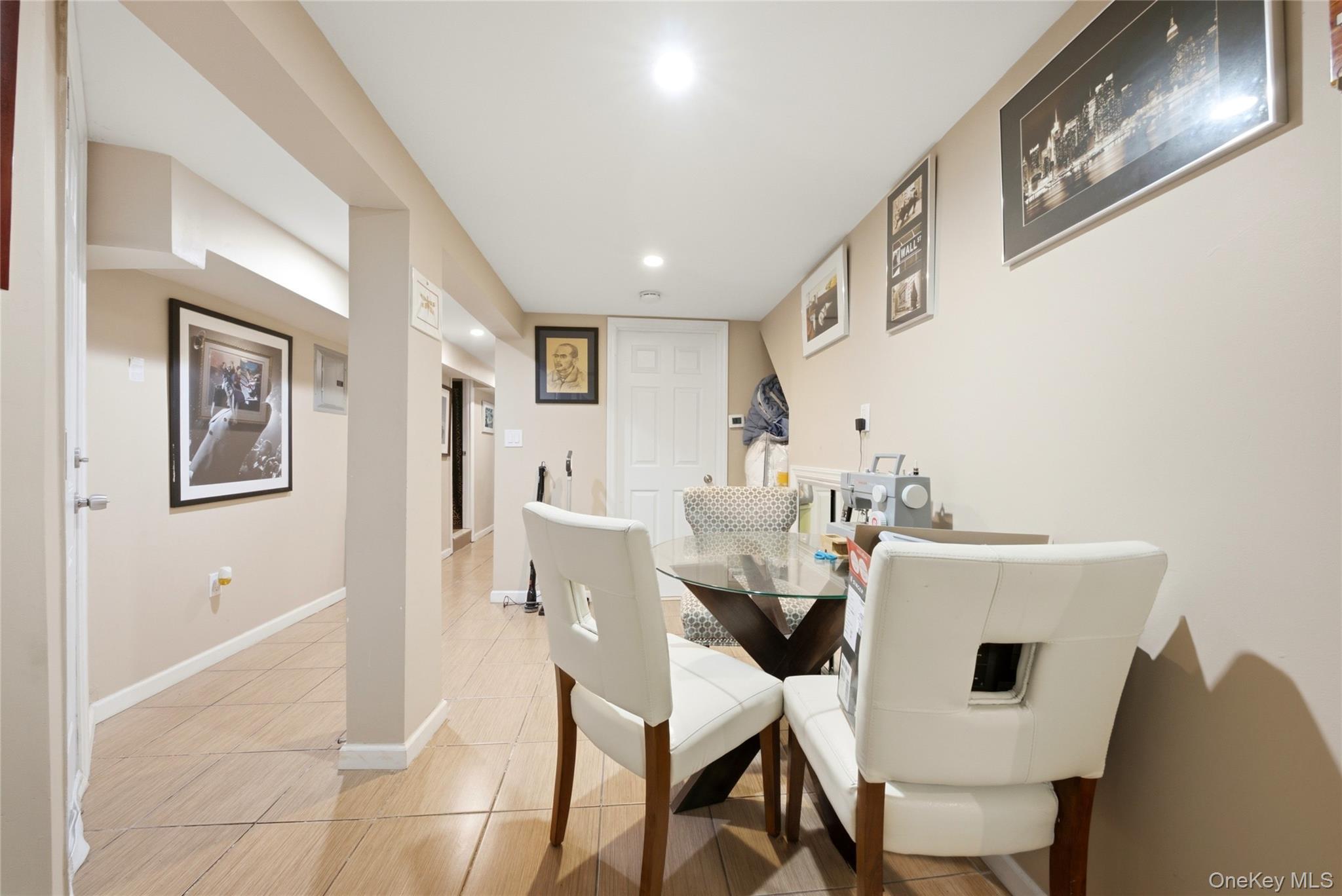 Single Family Monticello Avenue Bronx, NY 10466, MLS-1019789-33
