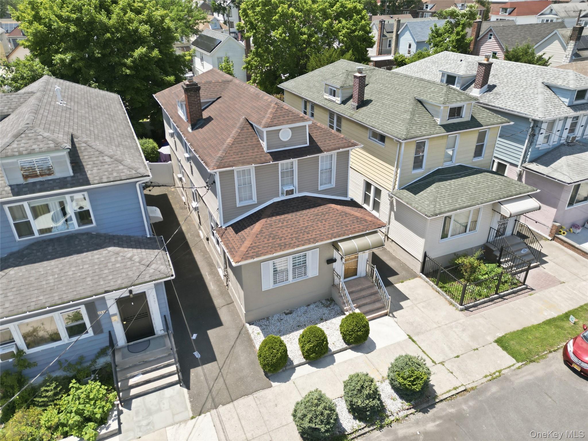 Single Family Monticello Avenue Bronx, NY 10466, MLS-1019789-36