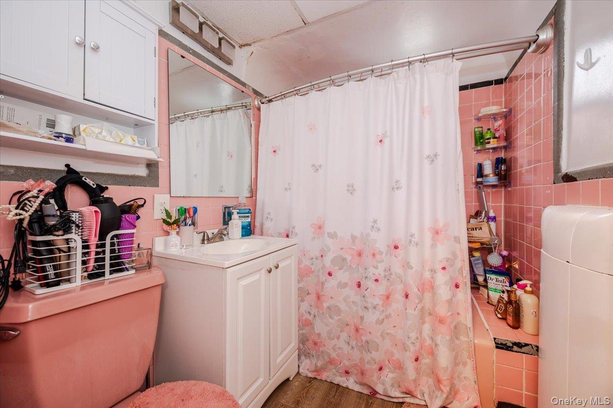 Single Family Elmhurst Avenue  Queens, NY 11372, MLS-1019795-18