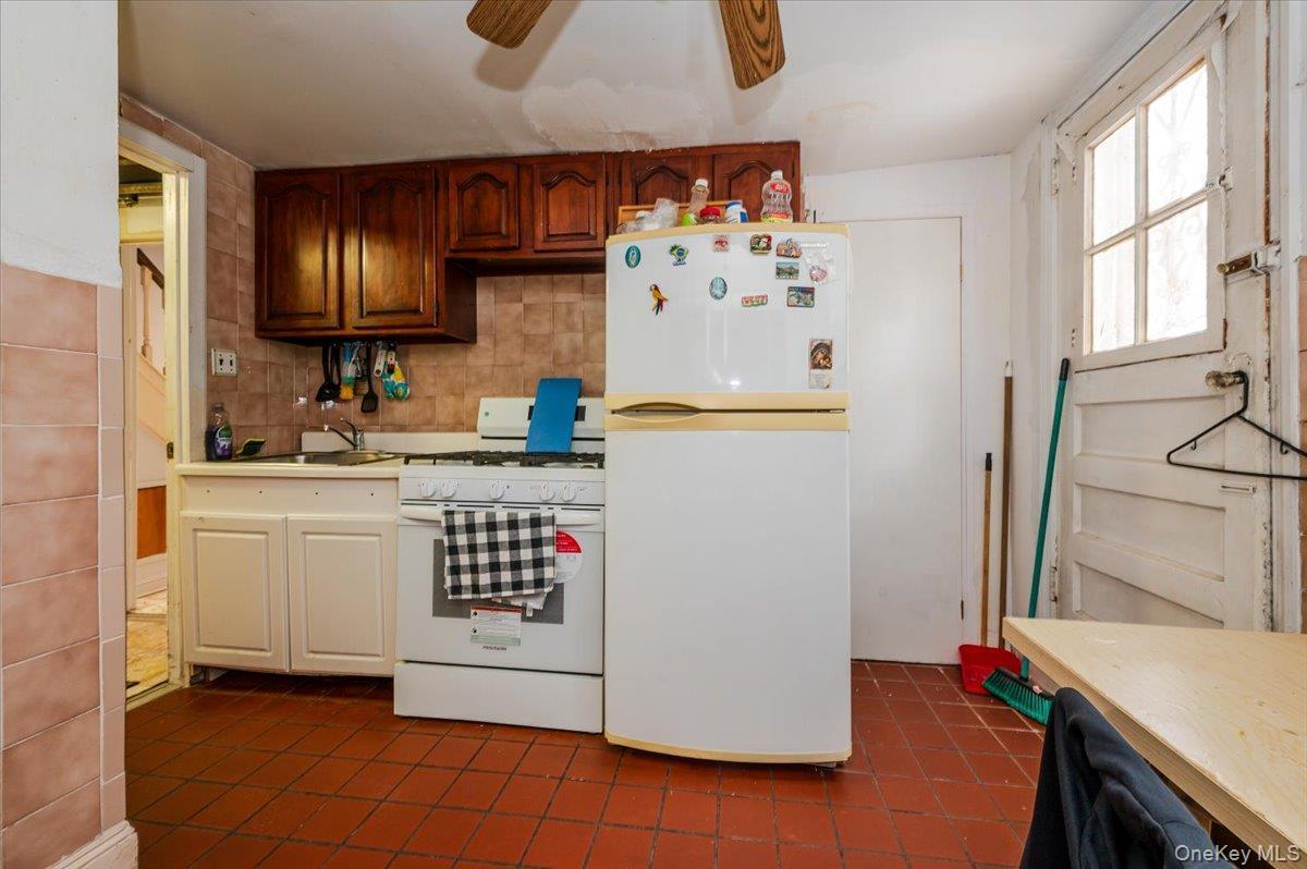 Single Family Elmhurst Avenue  Queens, NY 11372, MLS-1019795-6