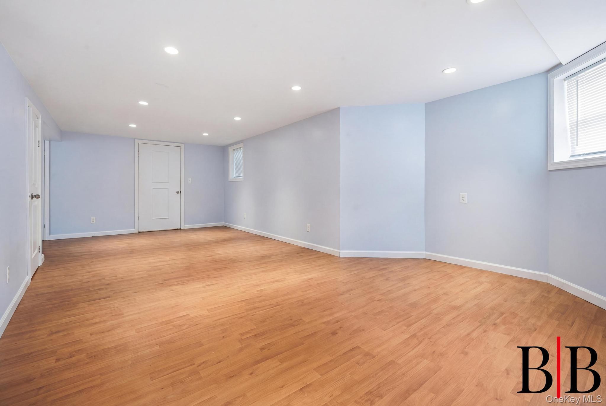 Single Family Beach 130th Street Queens, NY 11694, MLS-1019800-25