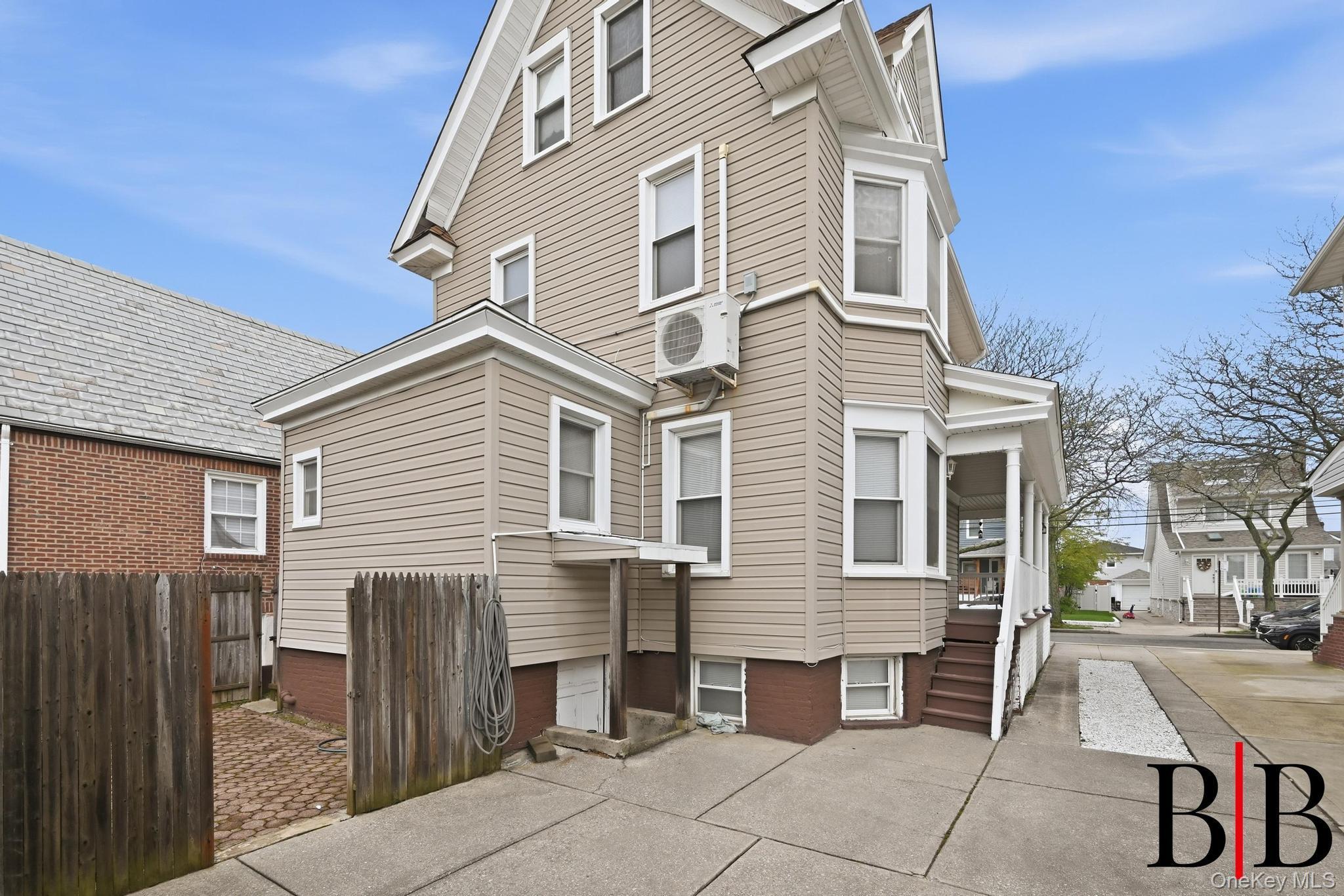 Single Family Beach 130th Street Queens, NY 11694, MLS-1019800-27