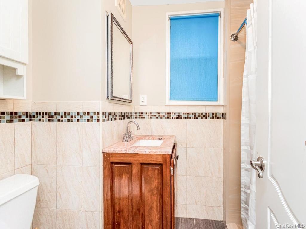 Single Family Rombouts Avenue Bronx, NY 10466, MLS-1019809-13