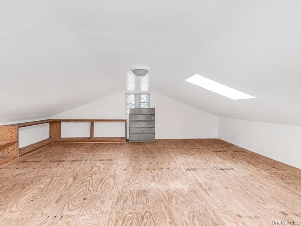 Single Family Rombouts Avenue Bronx, NY 10466, MLS-1019809-23