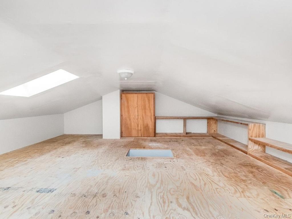 Single Family Rombouts Avenue Bronx, NY 10466, MLS-1019809-24