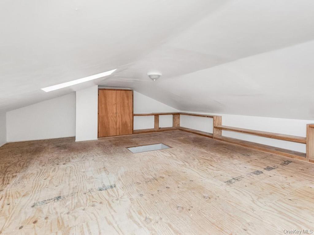 Single Family Rombouts Avenue Bronx, NY 10466, MLS-1019809-25