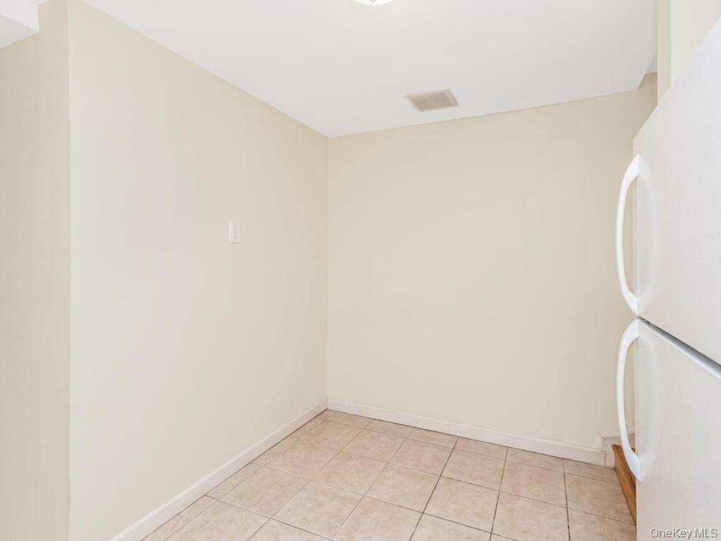 Single Family Rombouts Avenue Bronx, NY 10466, MLS-1019809-33