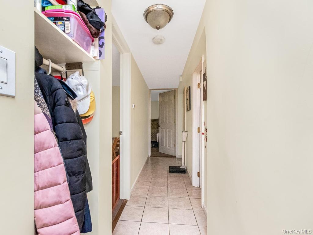 Single Family Rombouts Avenue Bronx, NY 10466, MLS-1019809-34