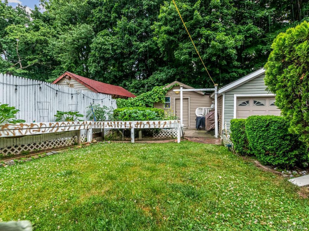 Single Family Rombouts Avenue Bronx, NY 10466, MLS-1019809-35