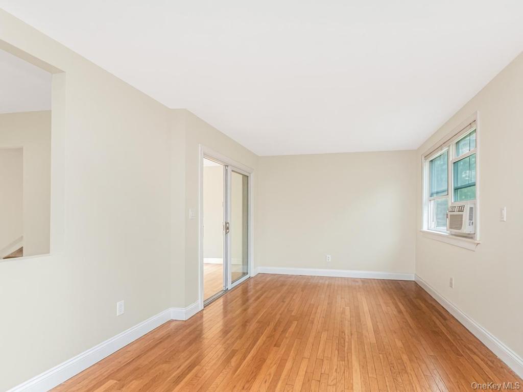 Single Family Rombouts Avenue Bronx, NY 10466, MLS-1019809-5