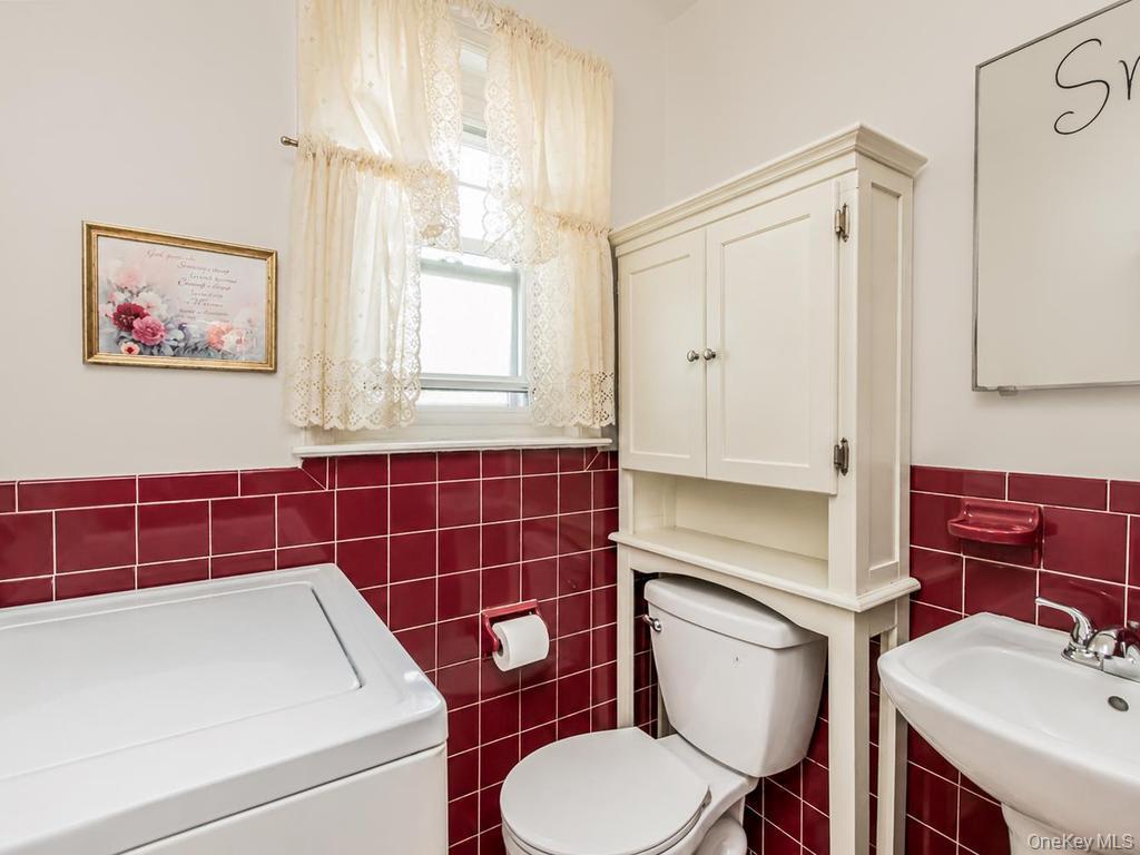 Single Family Wilder Avenue Bronx, NY 10466, MLS-1019812-13
