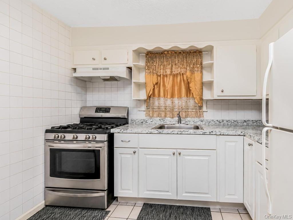 Single Family Wilder Avenue Bronx, NY 10466, MLS-1019812-15