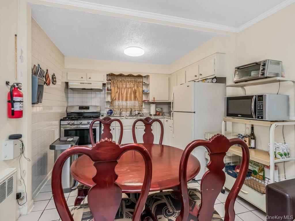Single Family Wilder Avenue Bronx, NY 10466, MLS-1019812-20