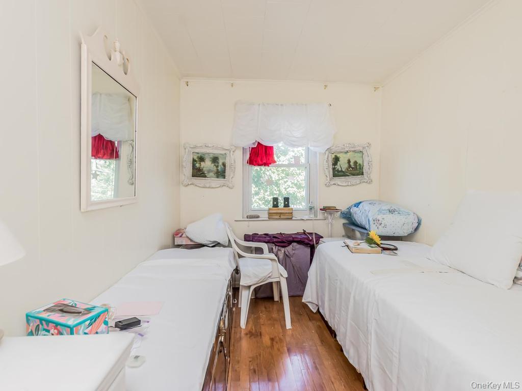 Single Family Wilder Avenue Bronx, NY 10466, MLS-1019812-26