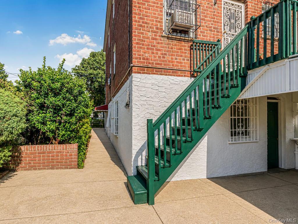 Single Family Wilder Avenue Bronx, NY 10466, MLS-1019812-29