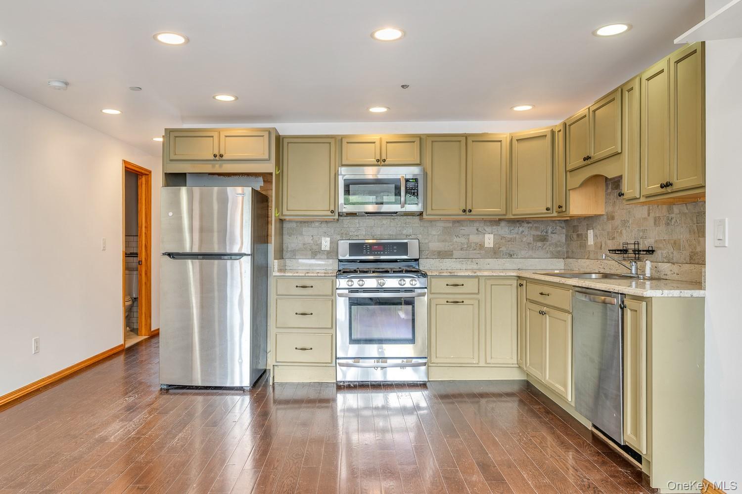 Single Family 33rd Avenue Queens, NY 11106, MLS-1019834-14