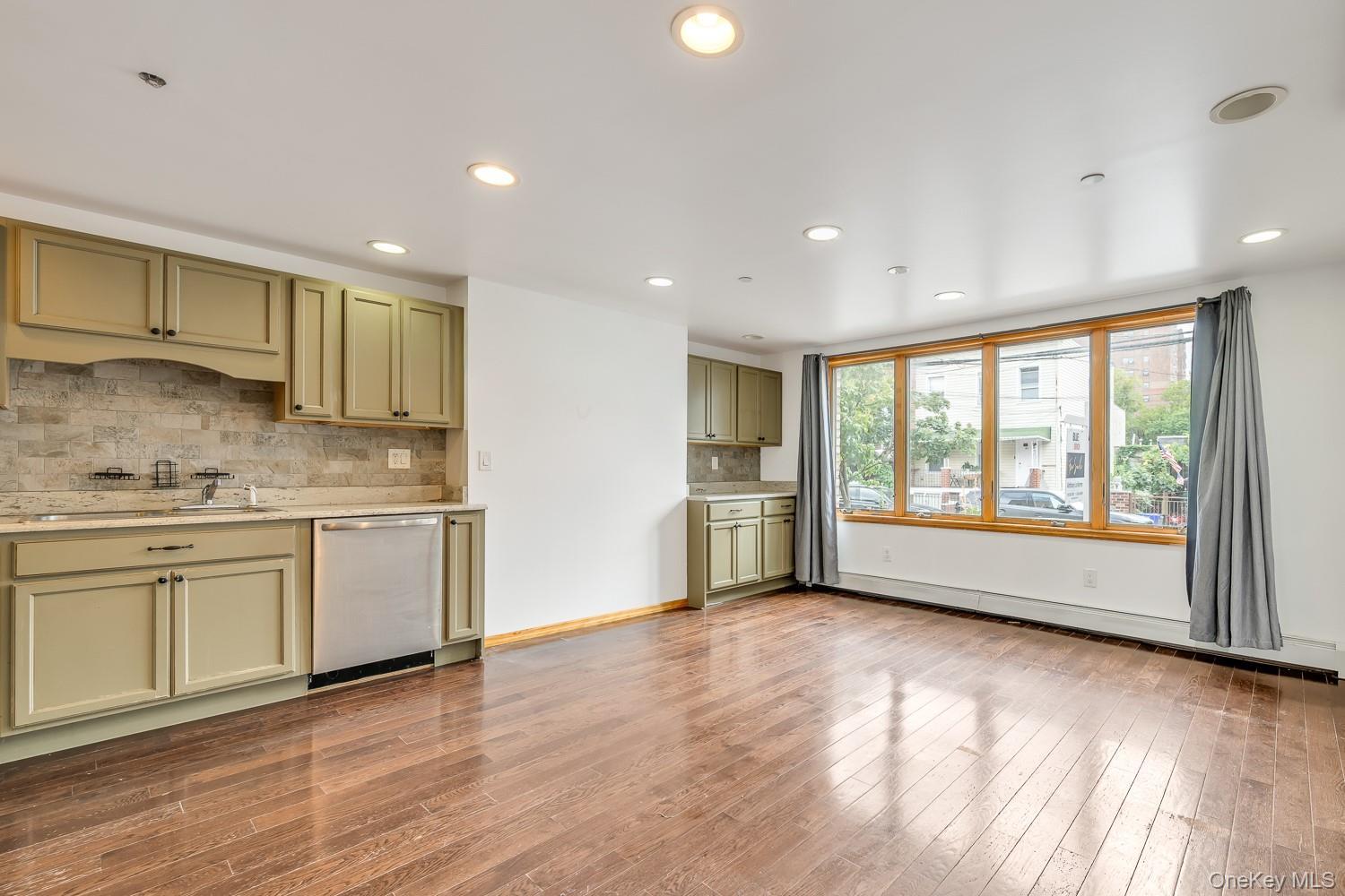 Single Family 33rd Avenue Queens, NY 11106, MLS-1019834-15